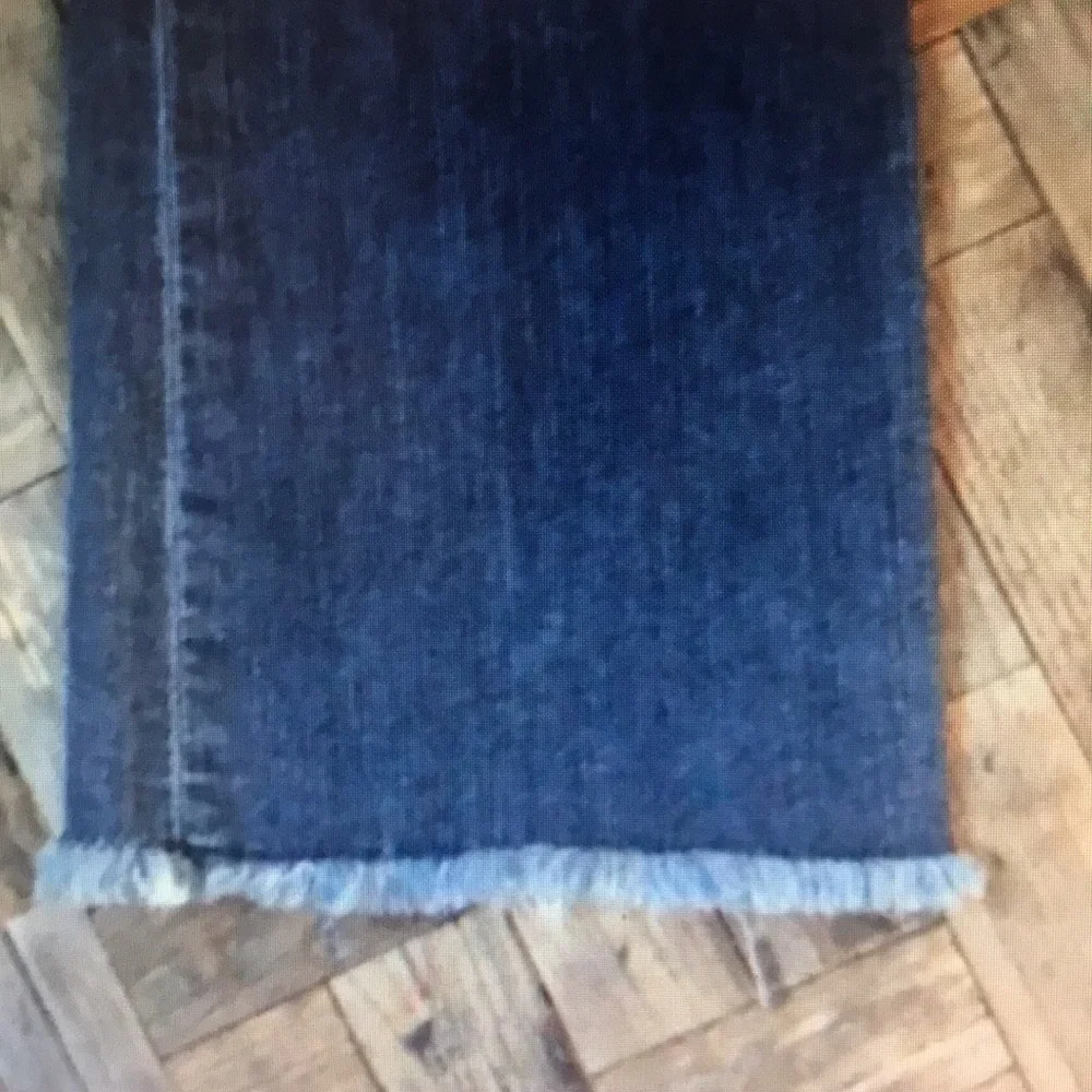 Blue jeans - Picture 3 of 4